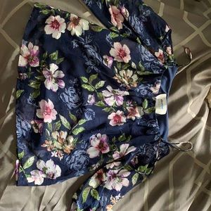 Nearly new off the shoulder flower top-Stitch Fix